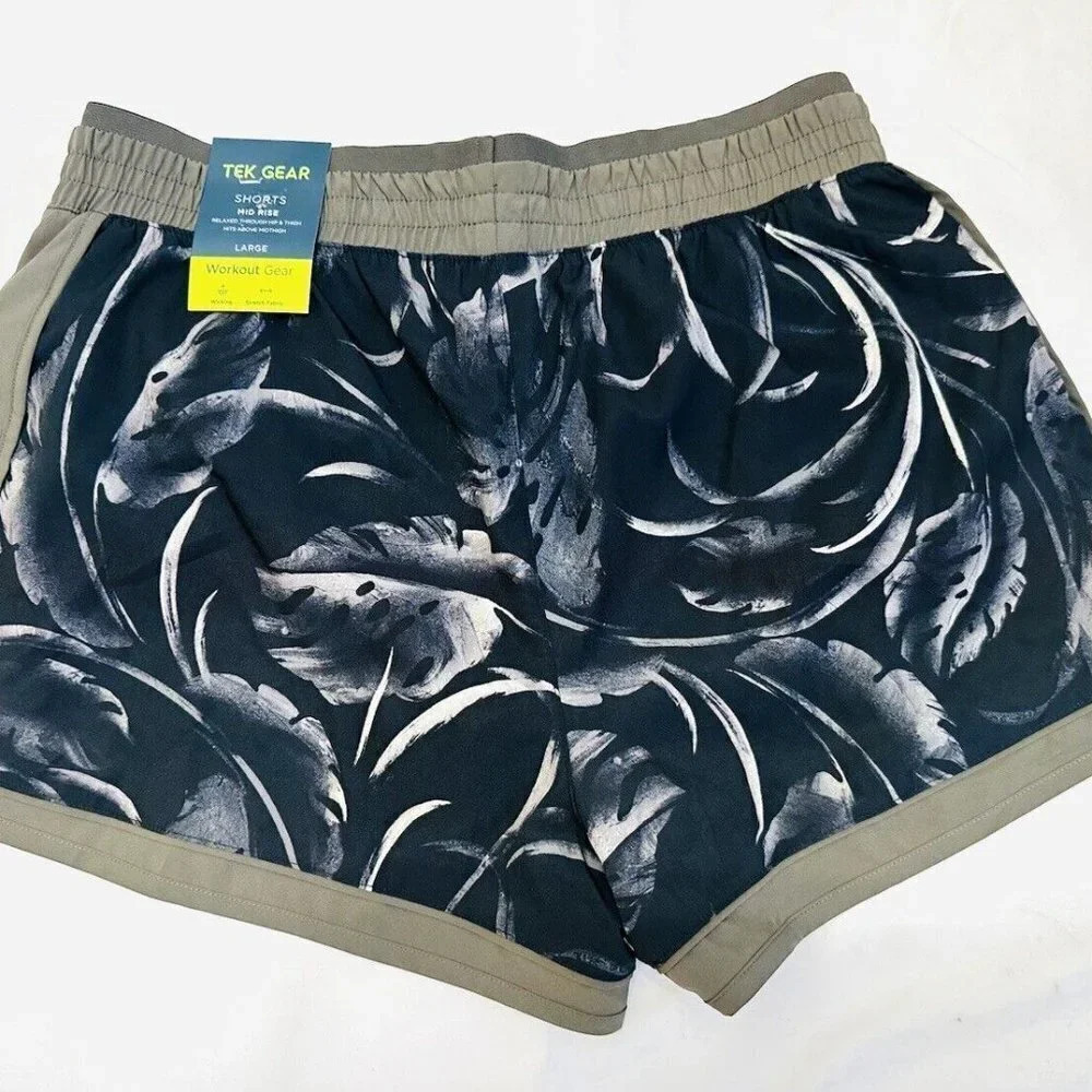 NWT TEK GEAR Women Mid Rise Workout Gear Brief Style Liner Green Shorts Sz Large - Picture 2 of 4